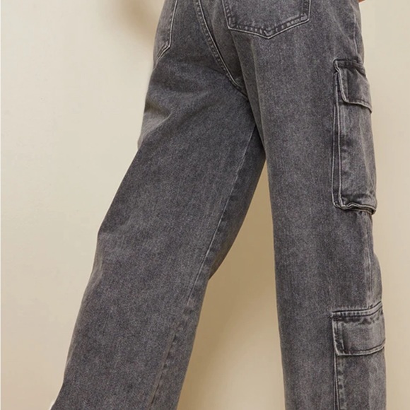 Pretty little thing Grey Acid wash Cargo - Picture 3 of 3
